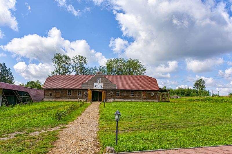 Barn Roof Construction in Kankakee County, IL